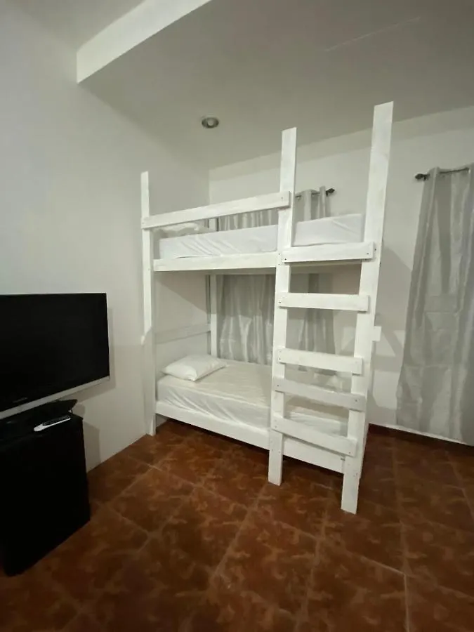 Albergue Beach Dorms San Juan